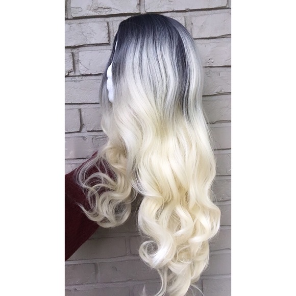 ✨ Blonde Ombré Wig ✨ - Picture 3 of 8